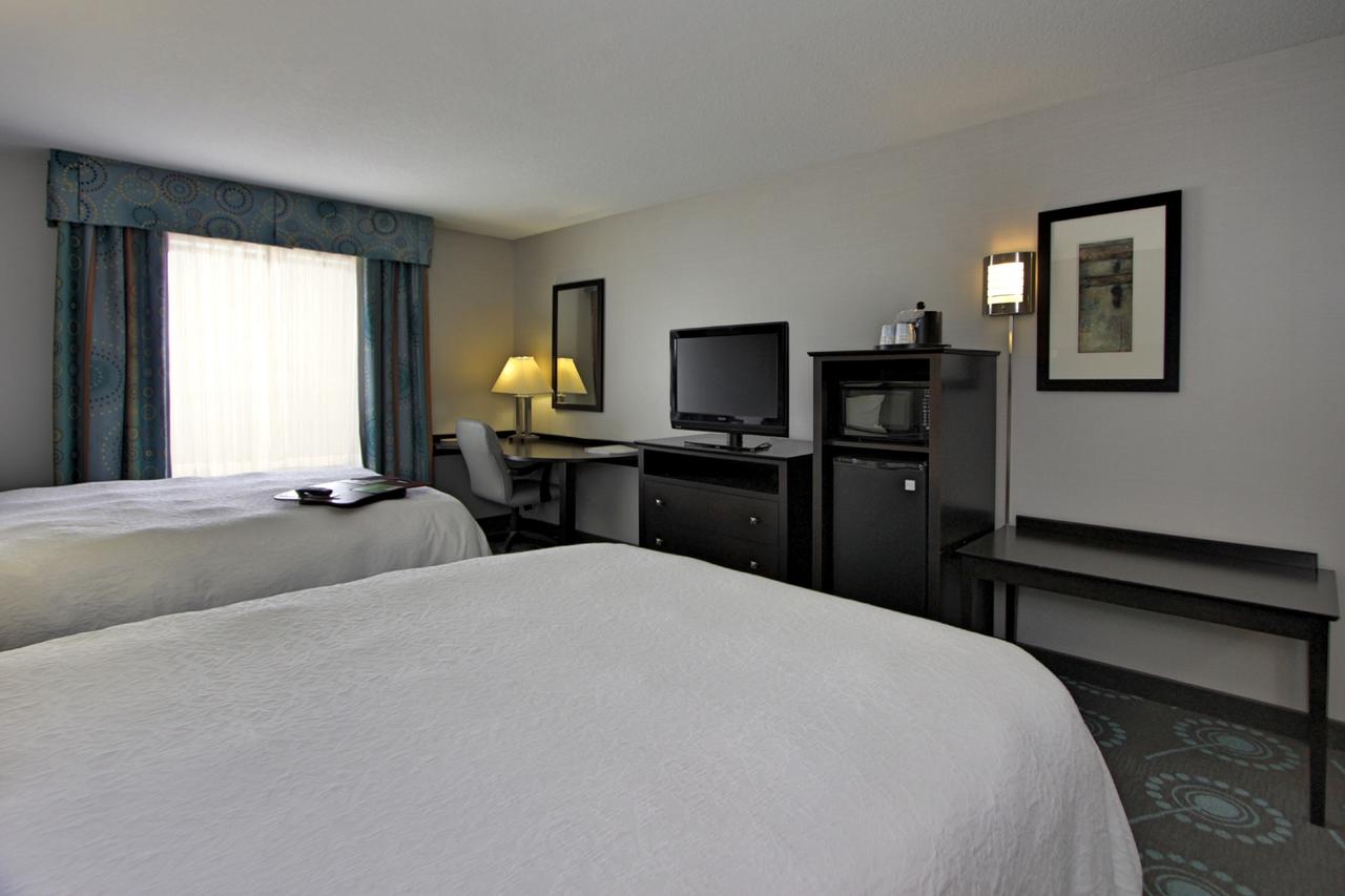 Hampton Inn Defiance - thumb 17
