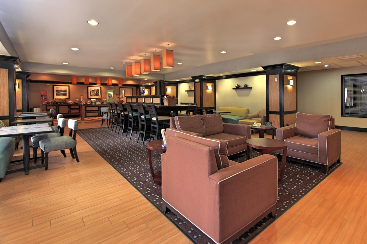 Hampton Inn Defiance - thumb 10