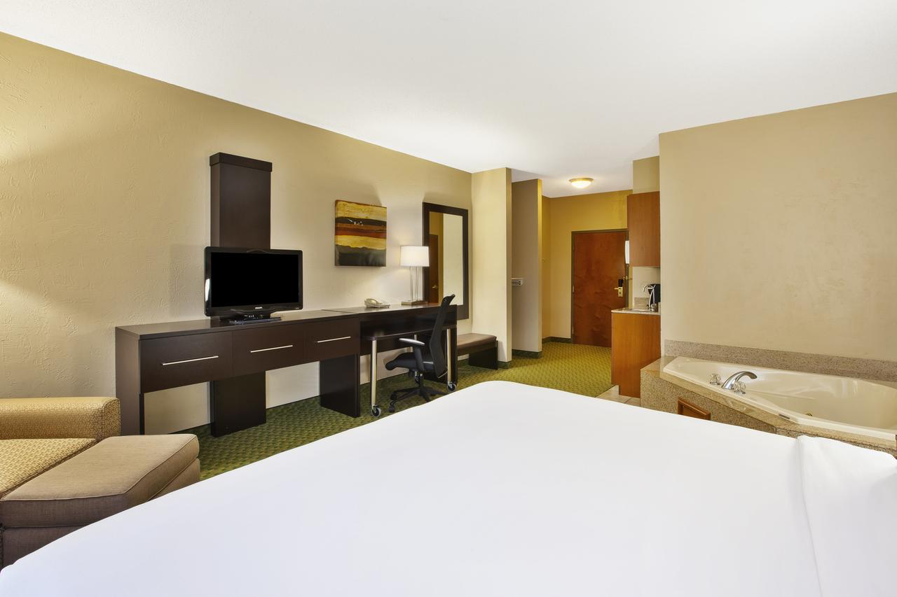 Holiday Inn Express Hotel & Suites Bryan-Montpelier - thumb 30