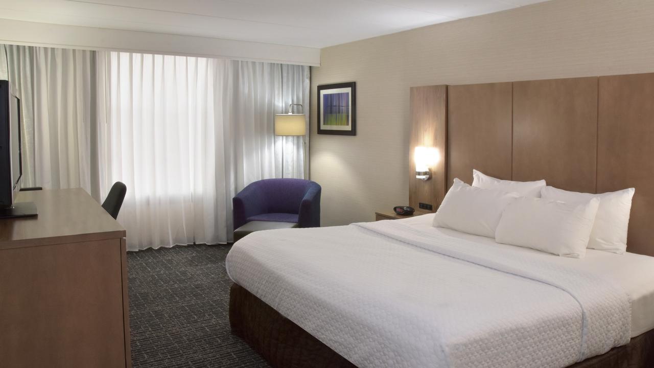 Crowne Plaza Cleveland Airport - thumb 13