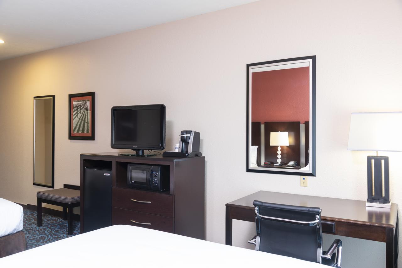 Holiday Inn Express & Suites - New Philadelphia Southwest - thumb 8