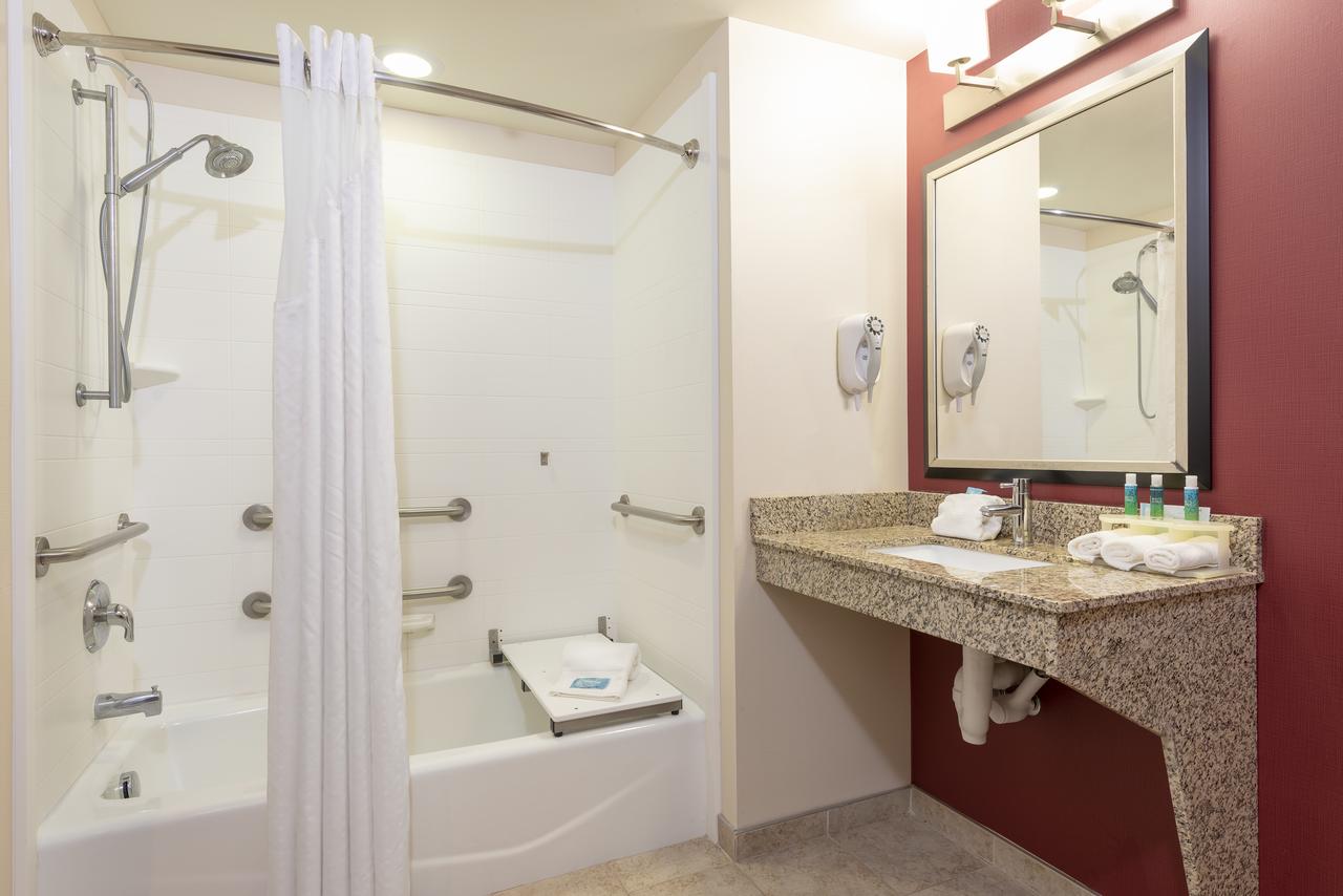 Holiday Inn Express & Suites - New Philadelphia Southwest - thumb 10