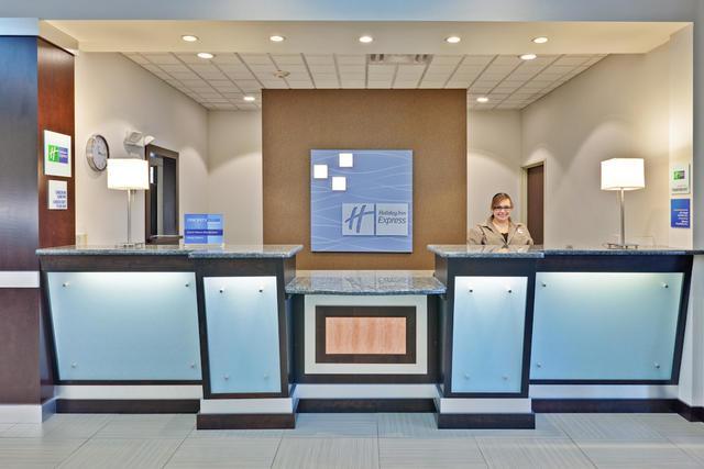 Holiday Inn Express & Suites - New Philadelphia Southwest - thumb 3