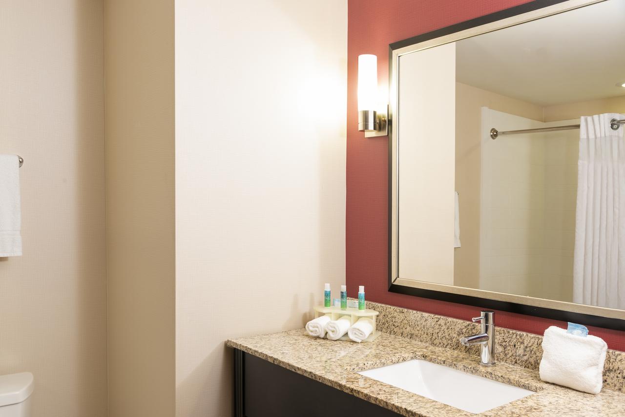 Holiday Inn Express & Suites - New Philadelphia Southwest - thumb 7
