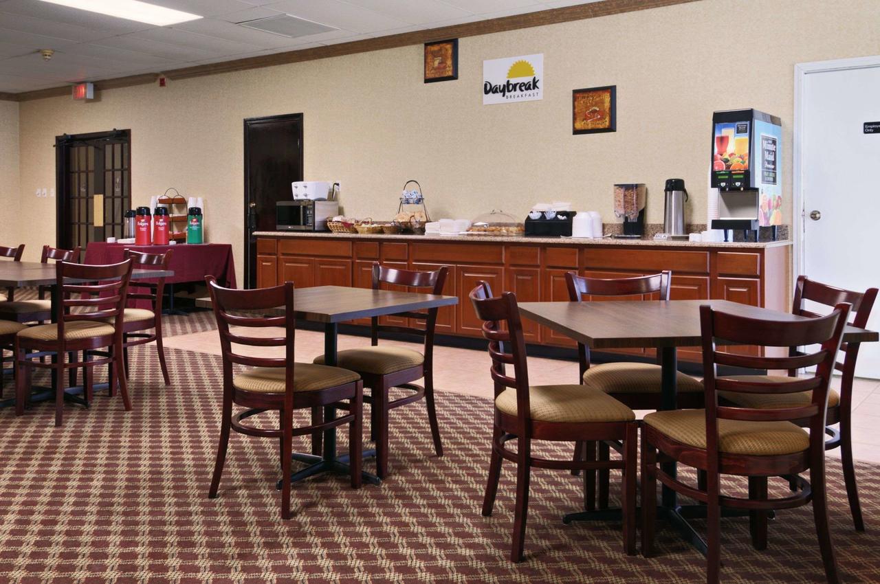 Days Inn By Wyndham Conneaut - thumb 25