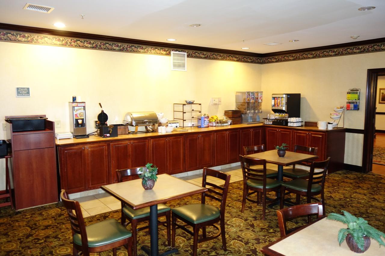Country Inn & Suites By Radisson, Youngstown West, OH - thumb 28