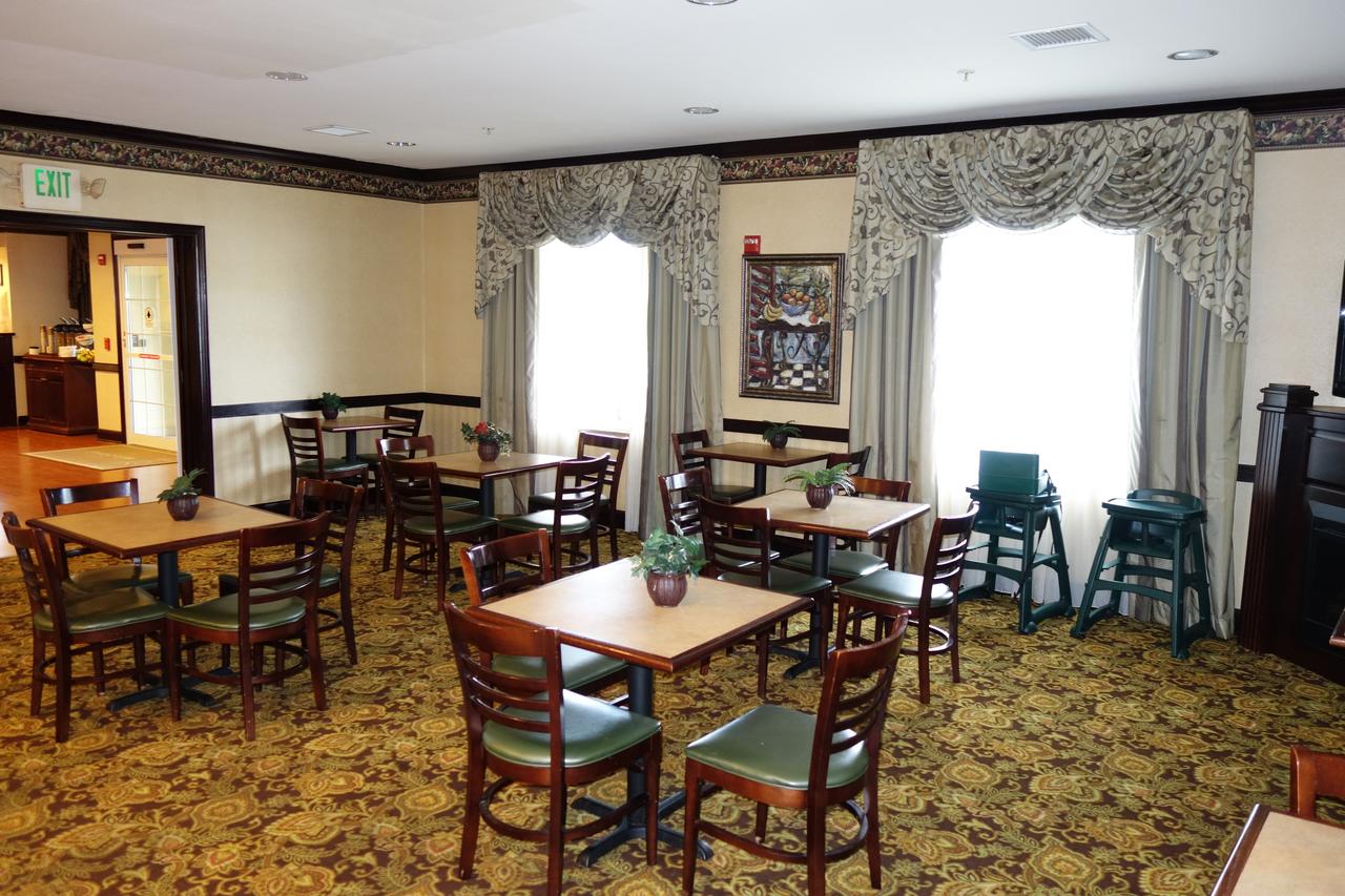 Country Inn & Suites By Radisson, Youngstown West, OH - thumb 35