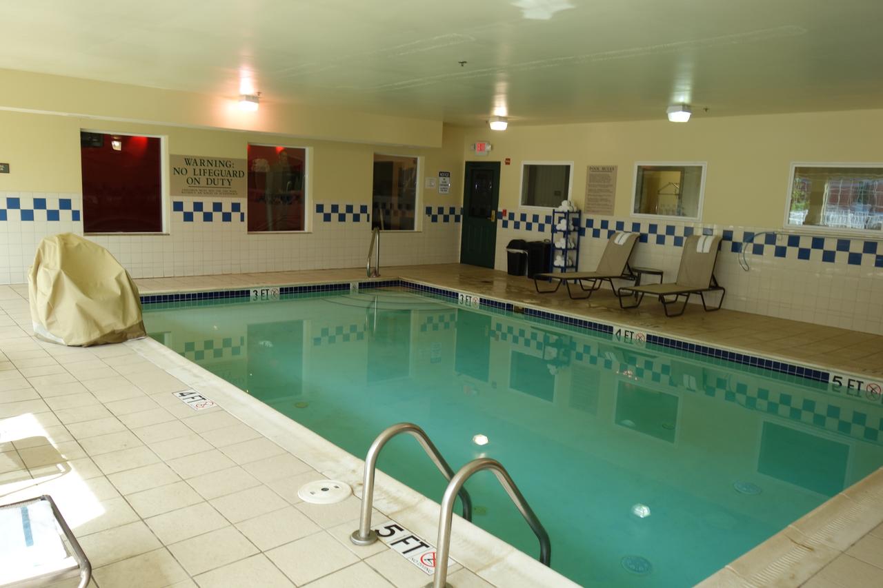 Country Inn & Suites By Radisson, Youngstown West, OH - thumb 39