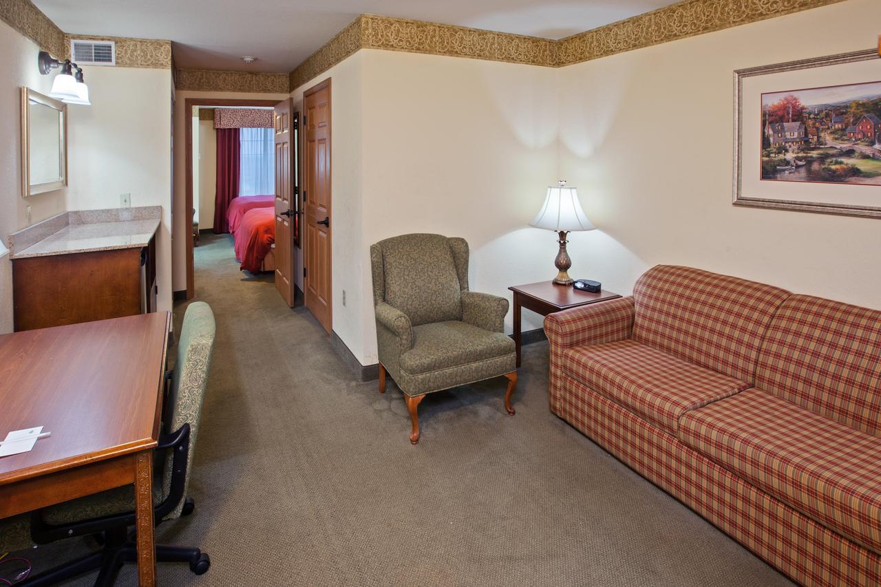 Country Inn & Suites By Radisson, Youngstown West, OH - thumb 24