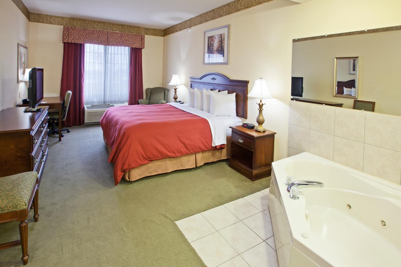 Country Inn & Suites By Radisson, Youngstown West, OH - thumb 25