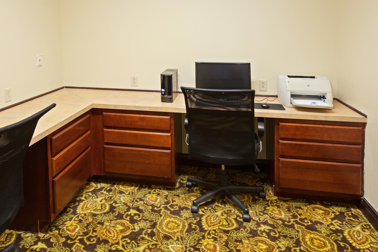 Country Inn & Suites By Radisson, Youngstown West, OH - thumb 3