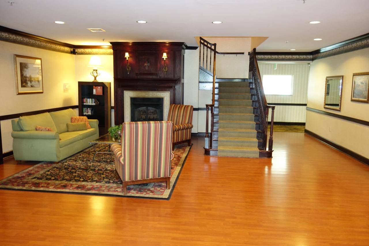 Country Inn & Suites By Radisson, Youngstown West, OH - thumb 29