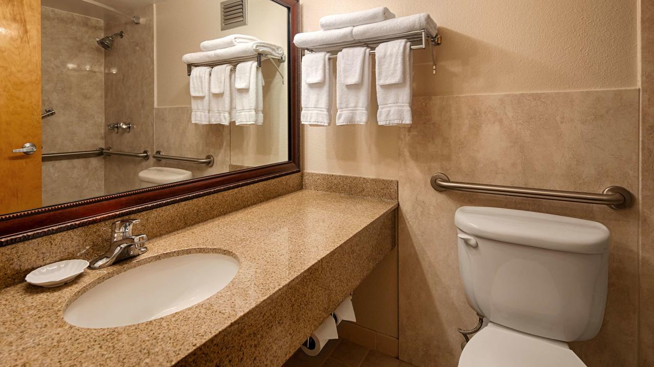 Baymont Inn & Suites - thumb 5