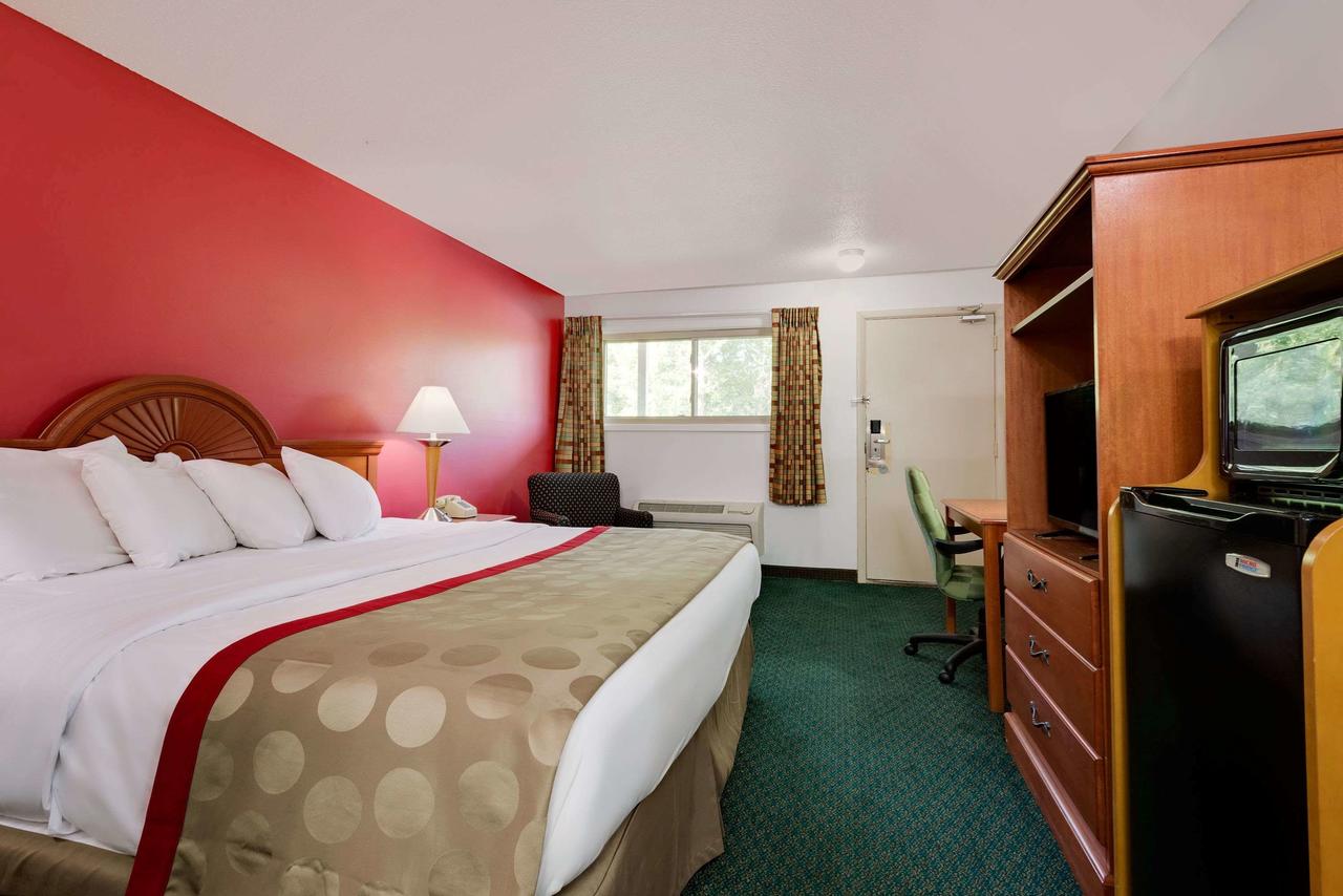 Ramada By Wyndham Cleveland Airport West - thumb 27