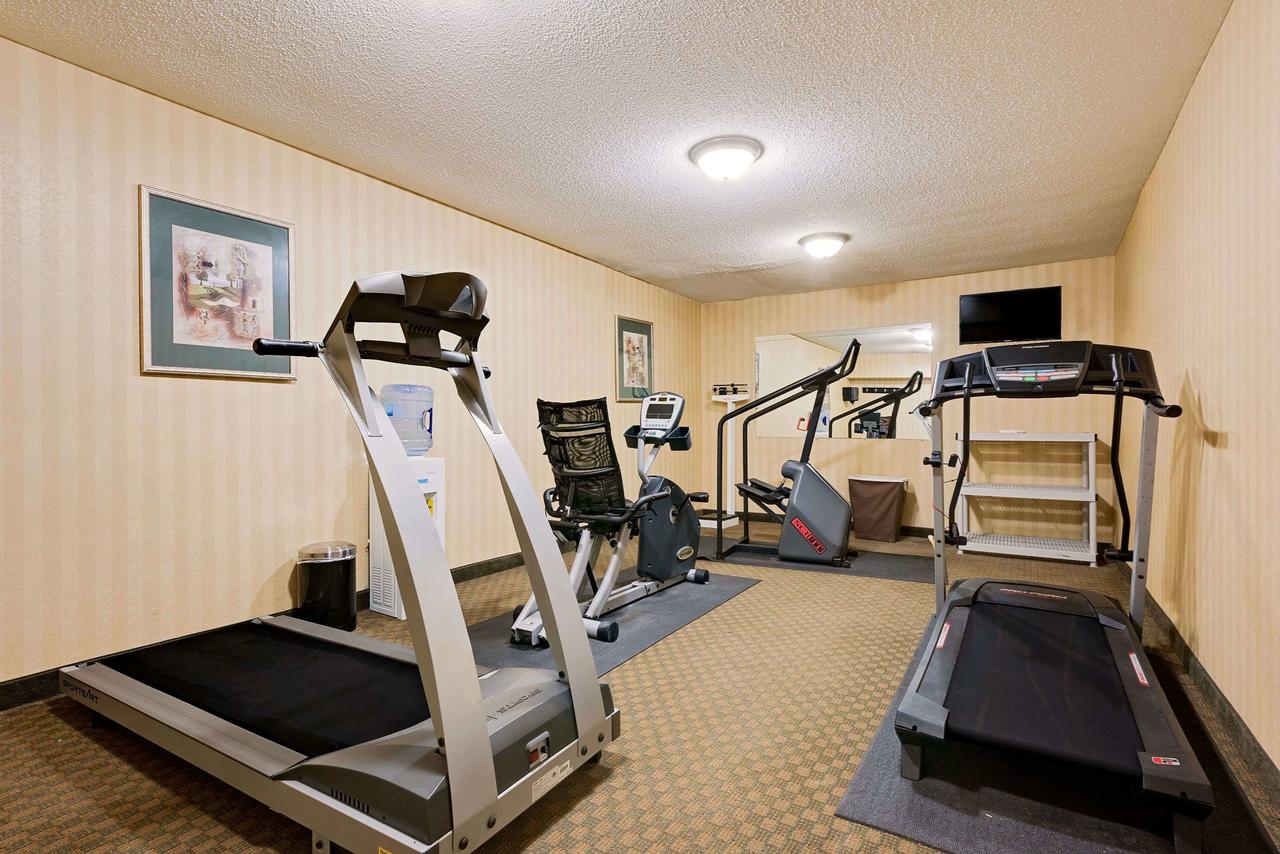 Ramada By Wyndham Cleveland Airport West - thumb 21