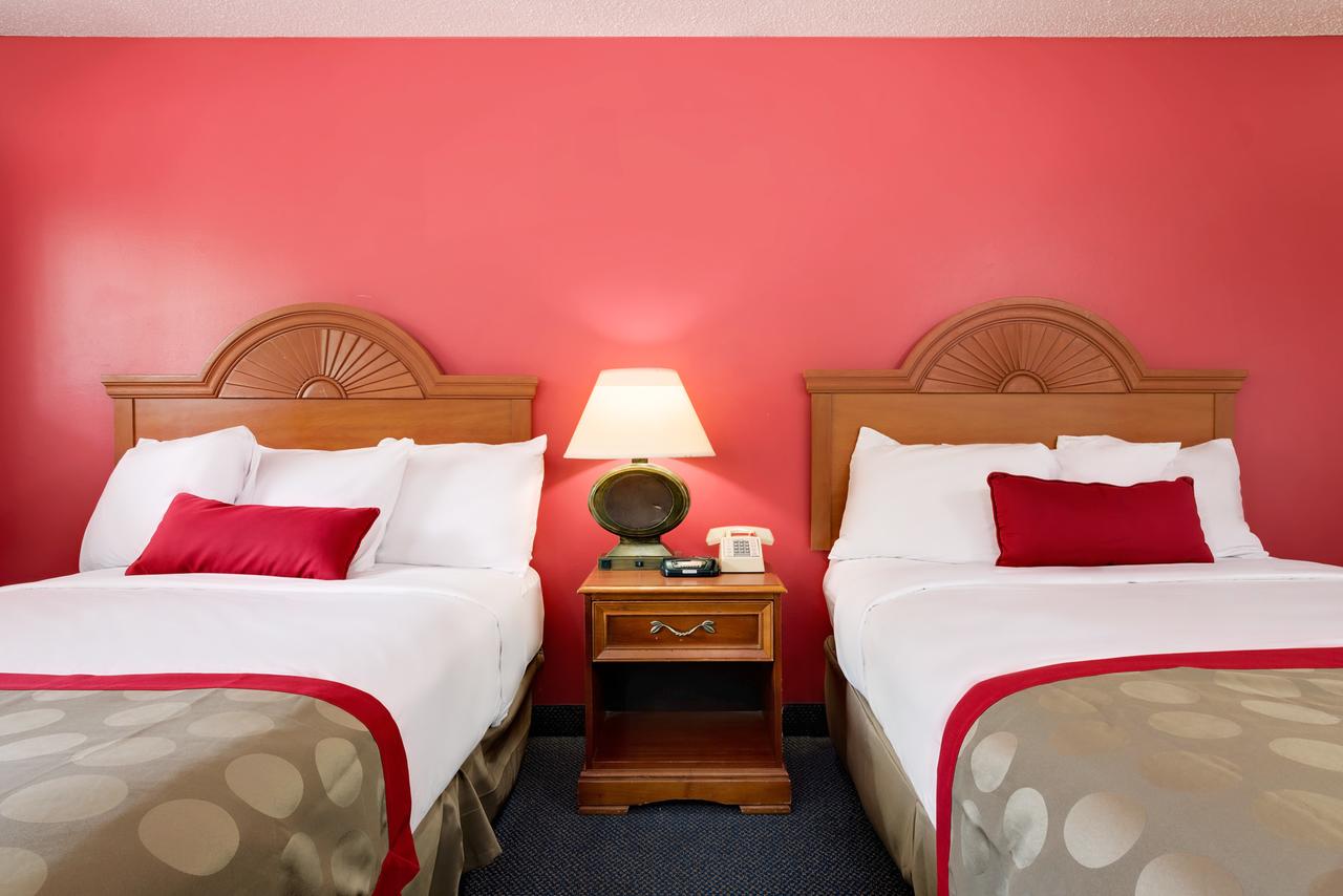 Ramada By Wyndham Cleveland Airport West - thumb 4