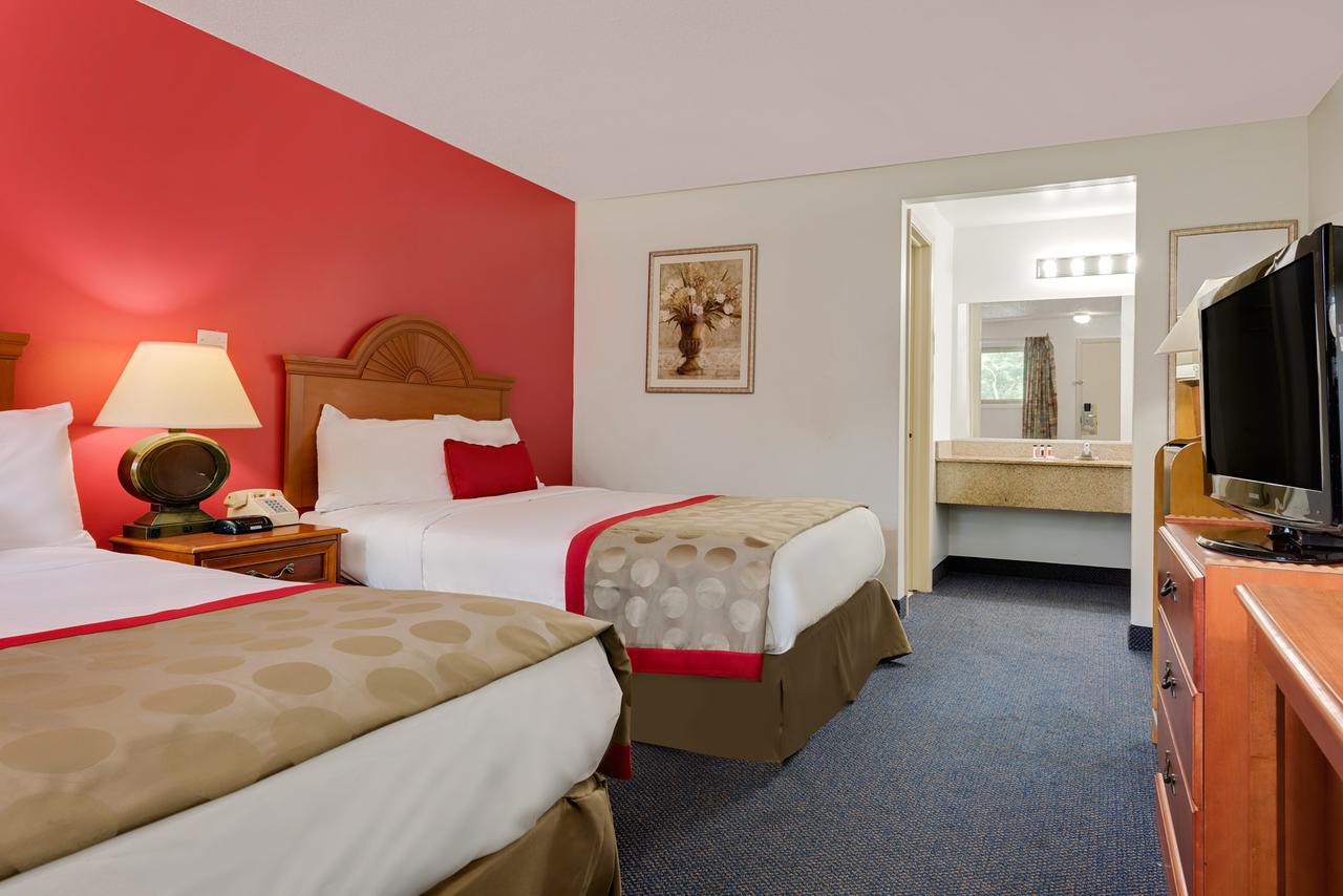 Ramada By Wyndham Cleveland Airport West - thumb 0