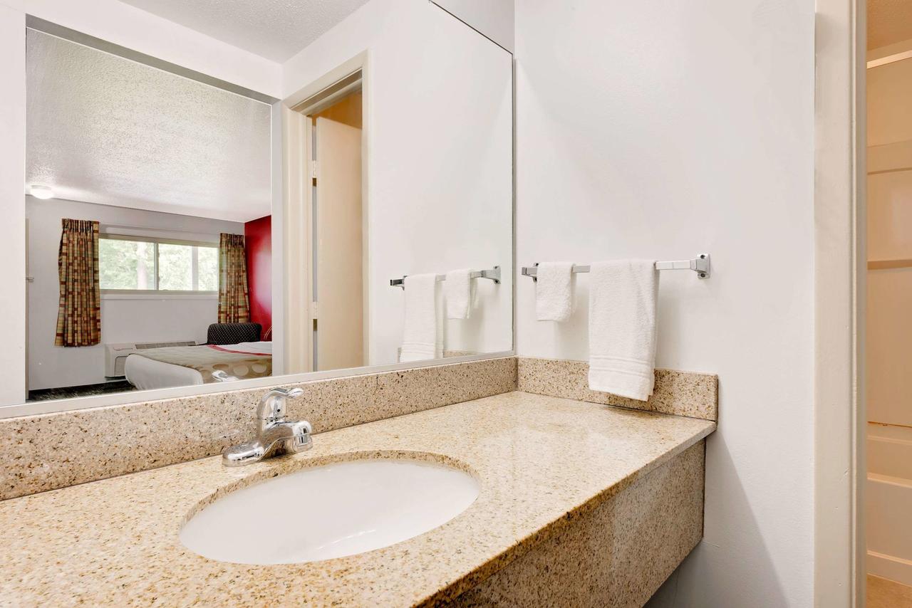 Ramada By Wyndham Cleveland Airport West - thumb 18