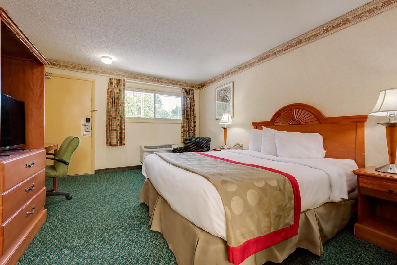 Ramada By Wyndham Cleveland Airport West - thumb 11
