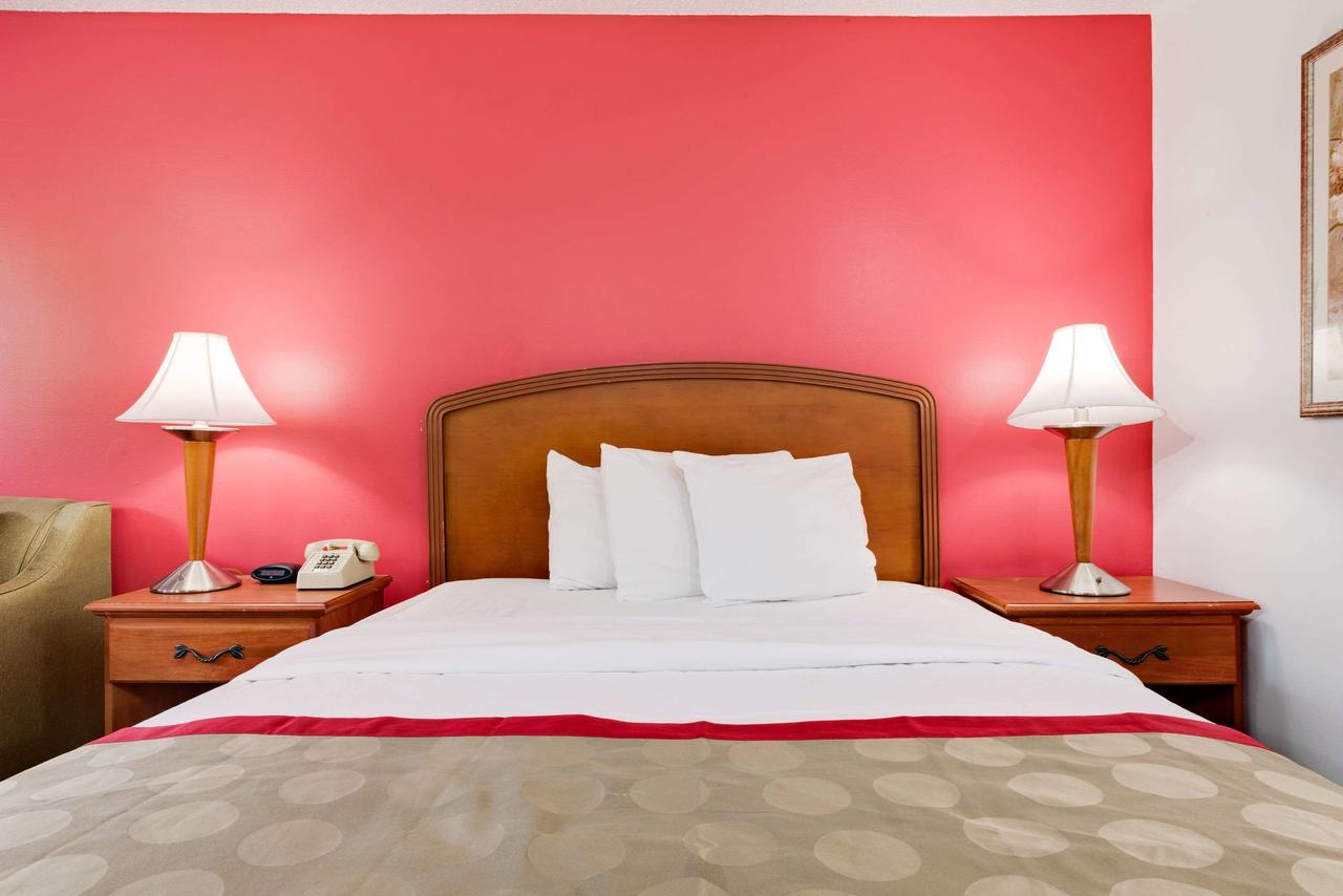 Ramada By Wyndham Cleveland Airport West - thumb 15