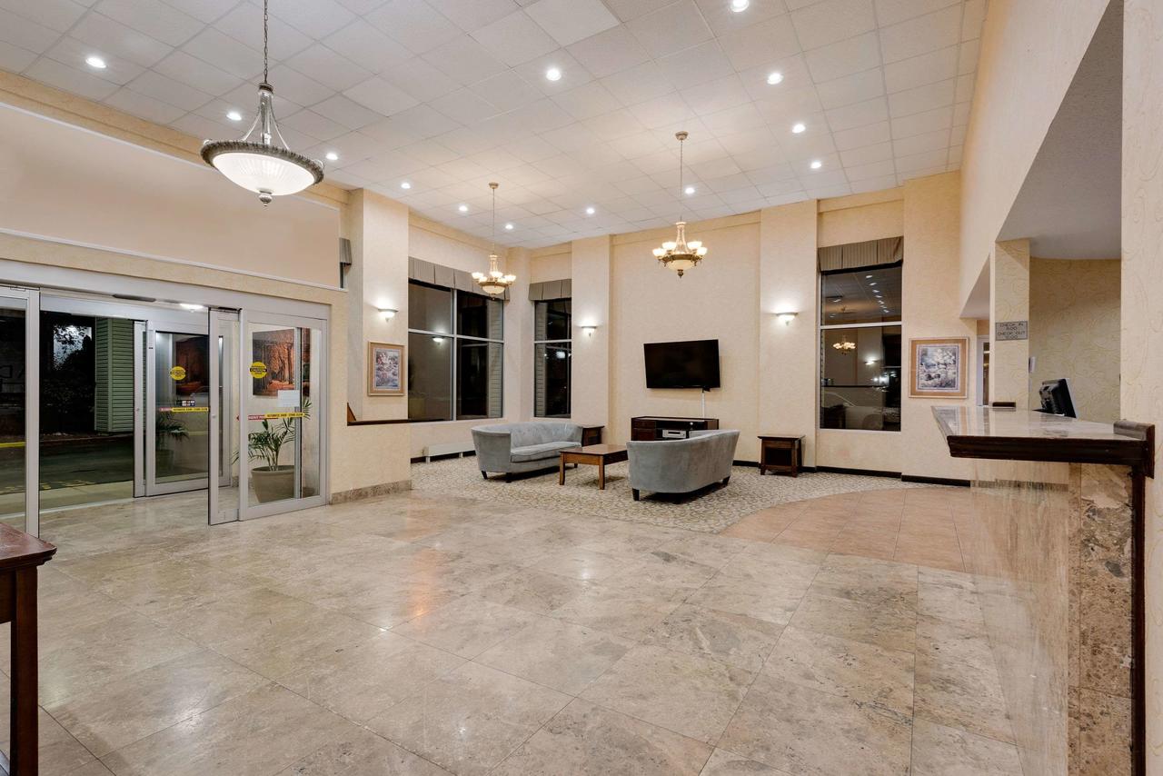 Ramada By Wyndham Cleveland Airport West - thumb 22