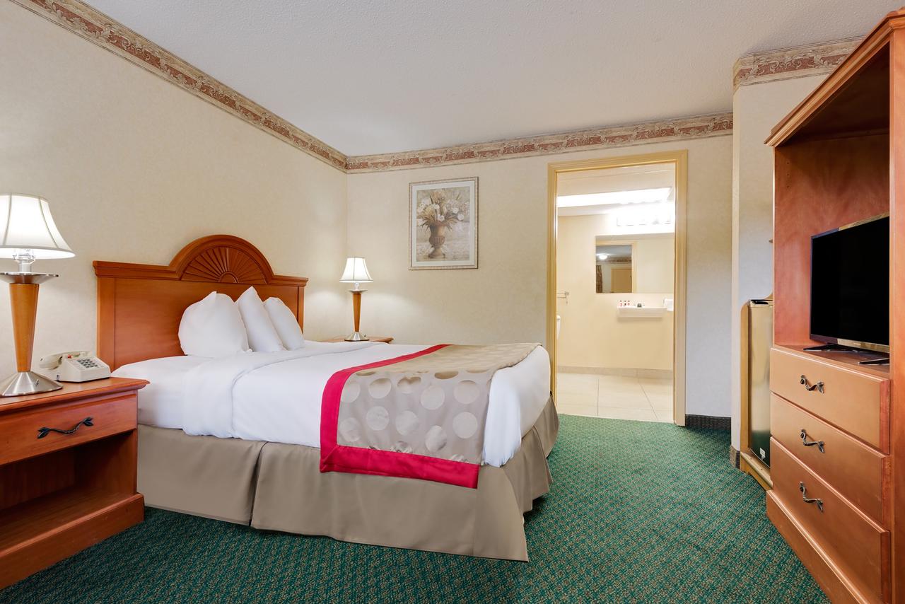Ramada By Wyndham Cleveland Airport West - thumb 9
