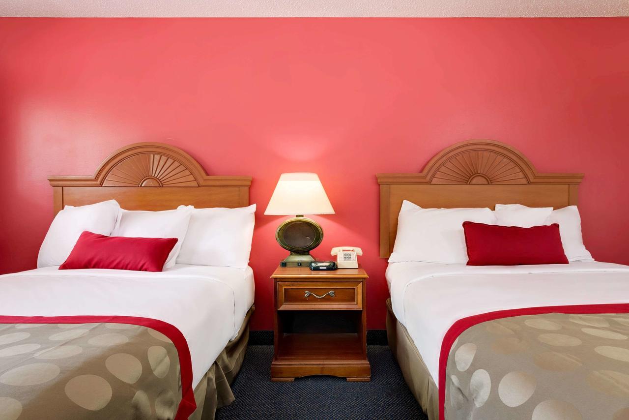 Ramada By Wyndham Cleveland Airport West - thumb 32