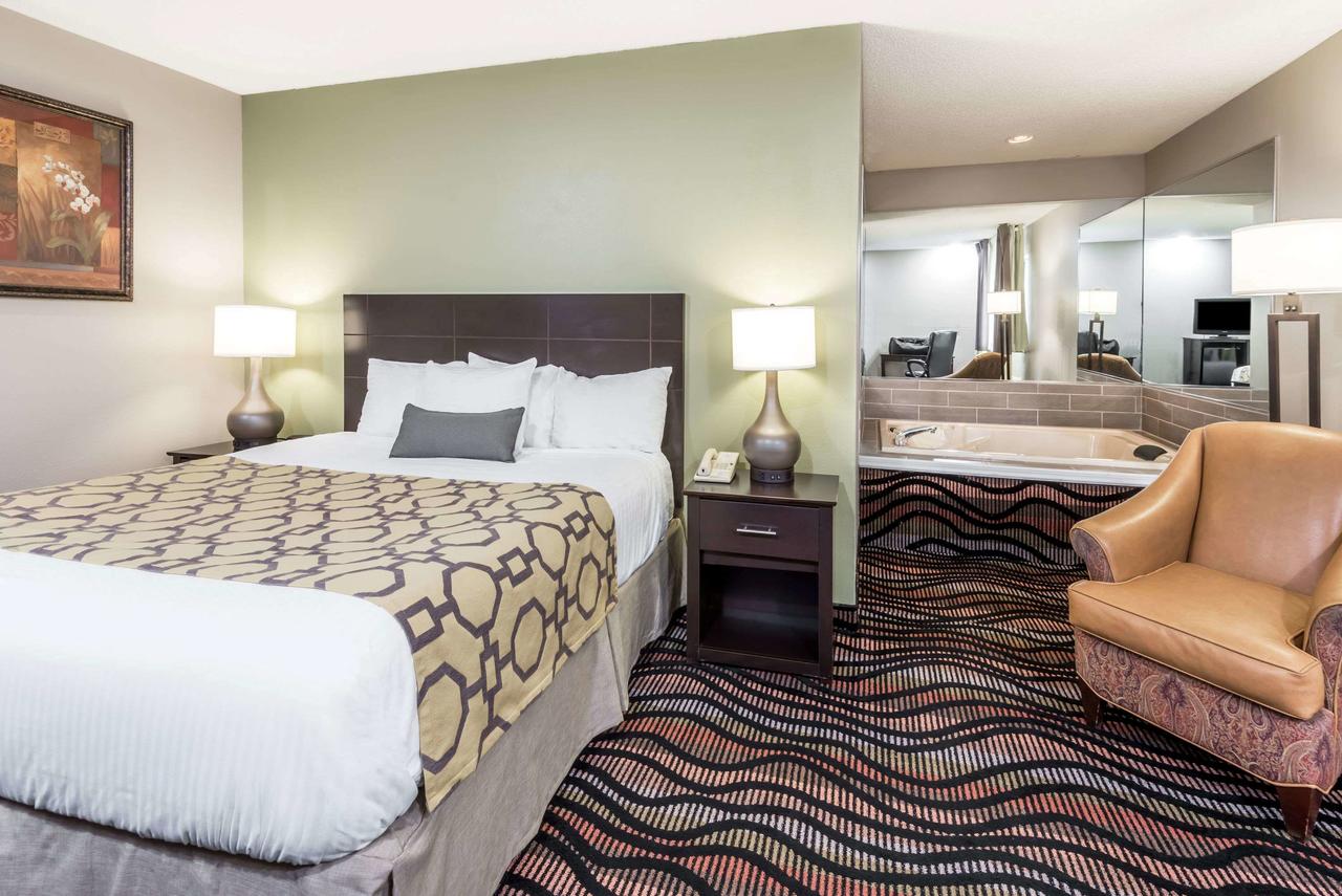 Baymont By Wyndham Cambridge - thumb 7