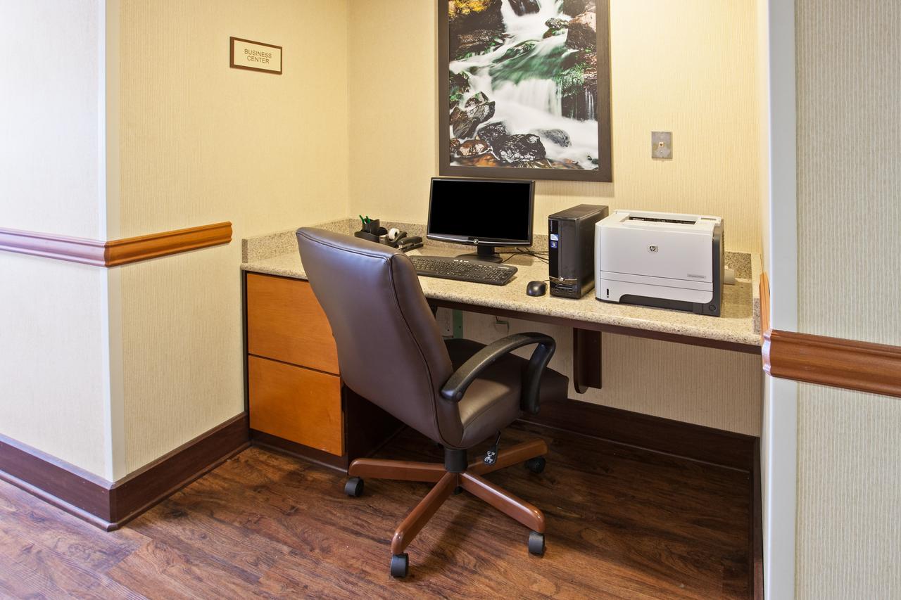 Country Inn & Suites By Radisson, Port Clinton, OH - thumb 17