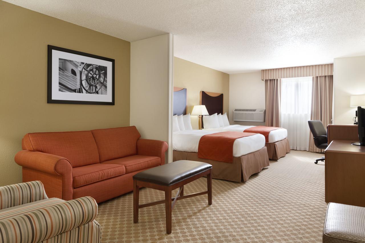 Country Inn & Suites By Radisson, Port Clinton, OH - thumb 9