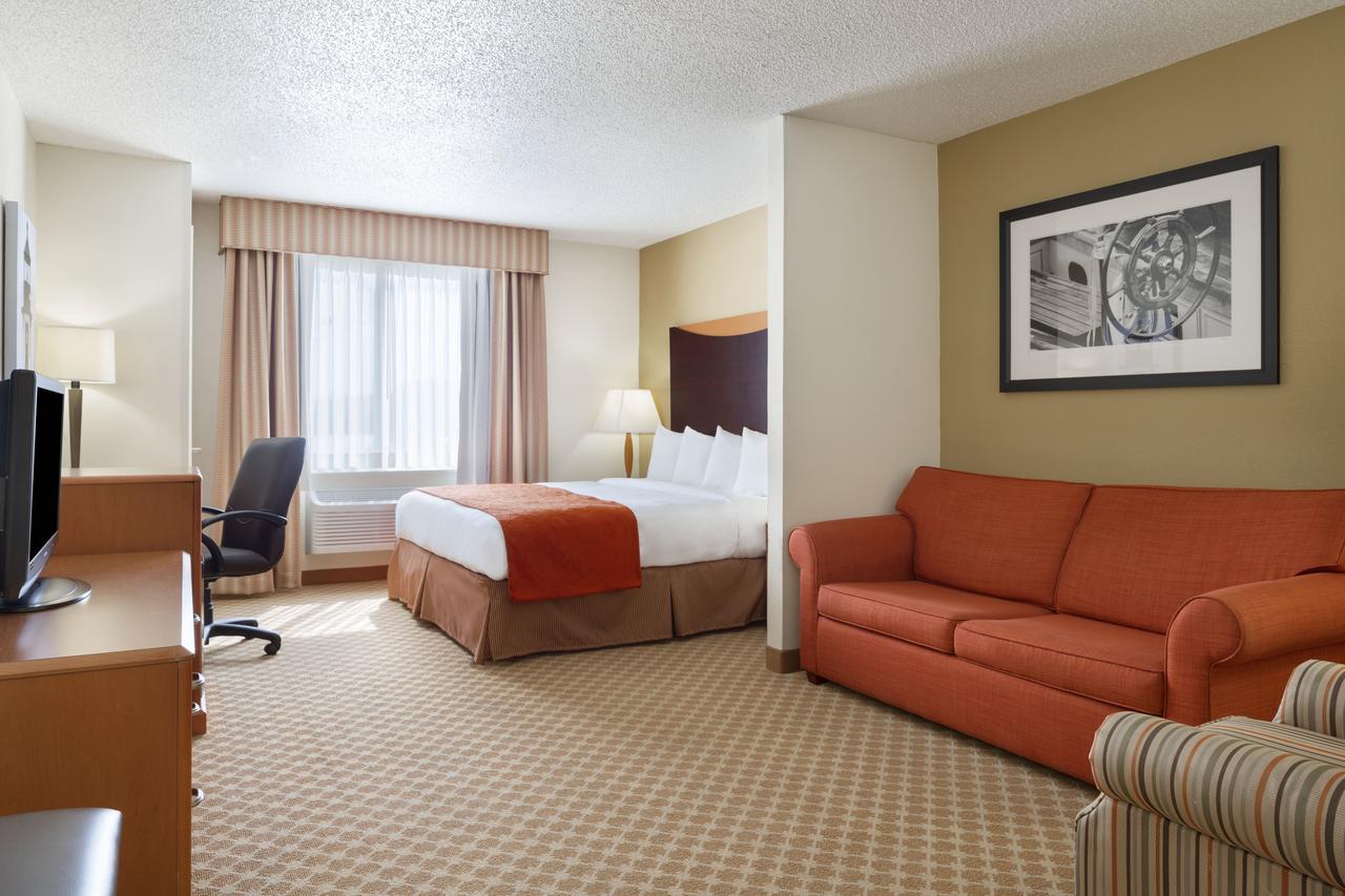 Country Inn & Suites By Radisson, Port Clinton, OH - thumb 5