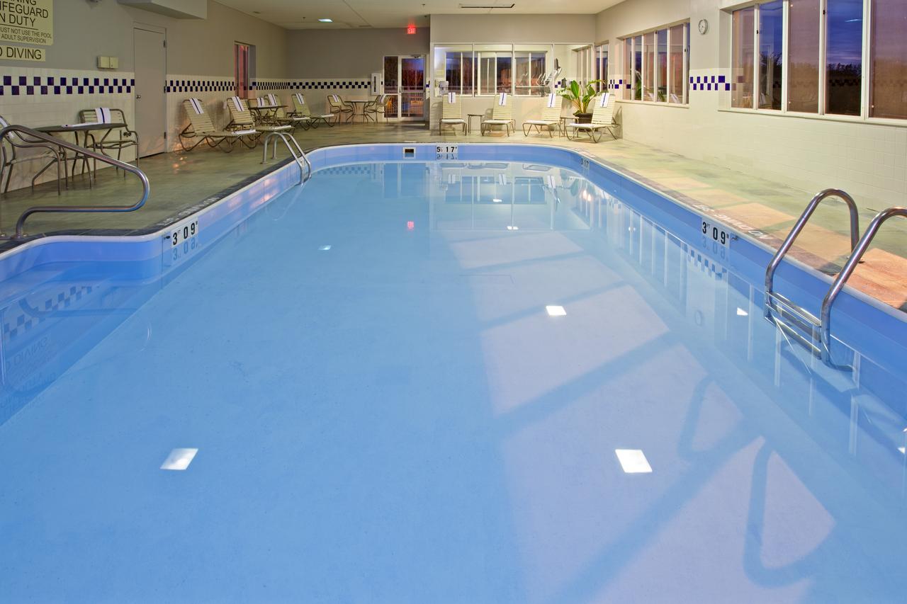 Country Inn & Suites By Radisson, Port Clinton, OH - thumb 4