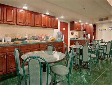 Days Inn By Wyndham Toledo Airport - thumb 3