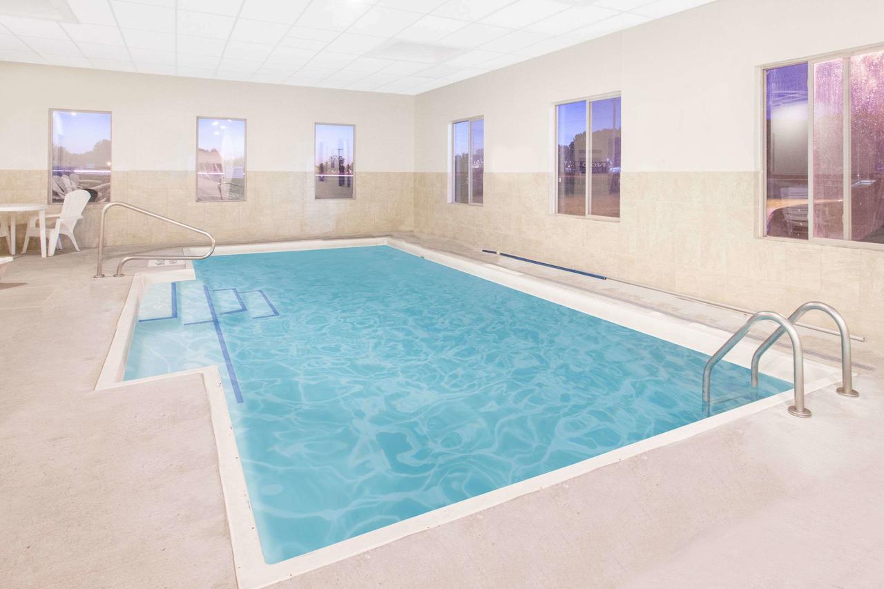 Days Inn By Wyndham Toledo Airport - thumb 17