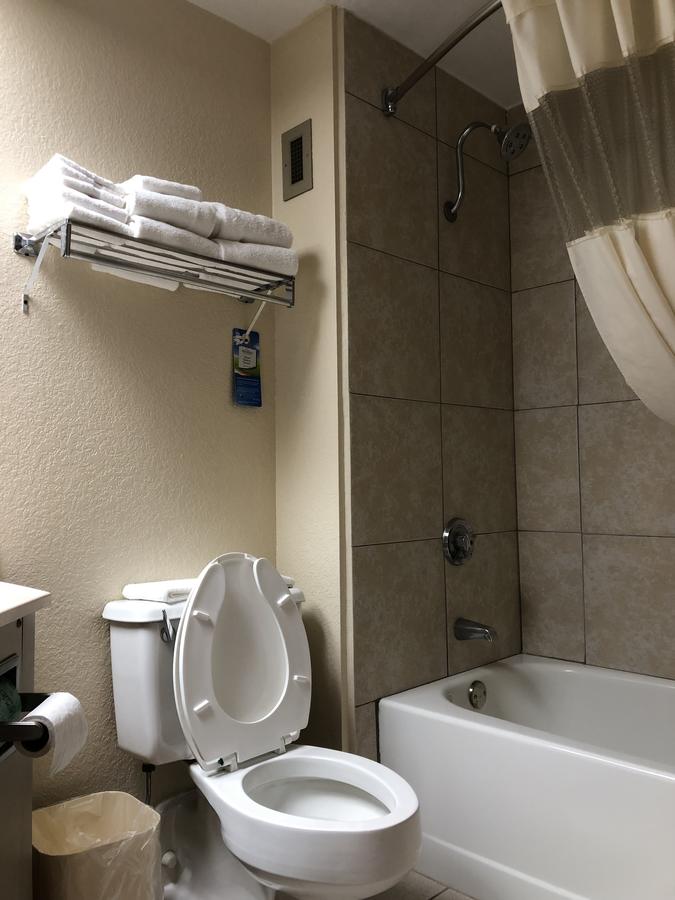 Baymont By Wyndham Cincinnati - thumb 11