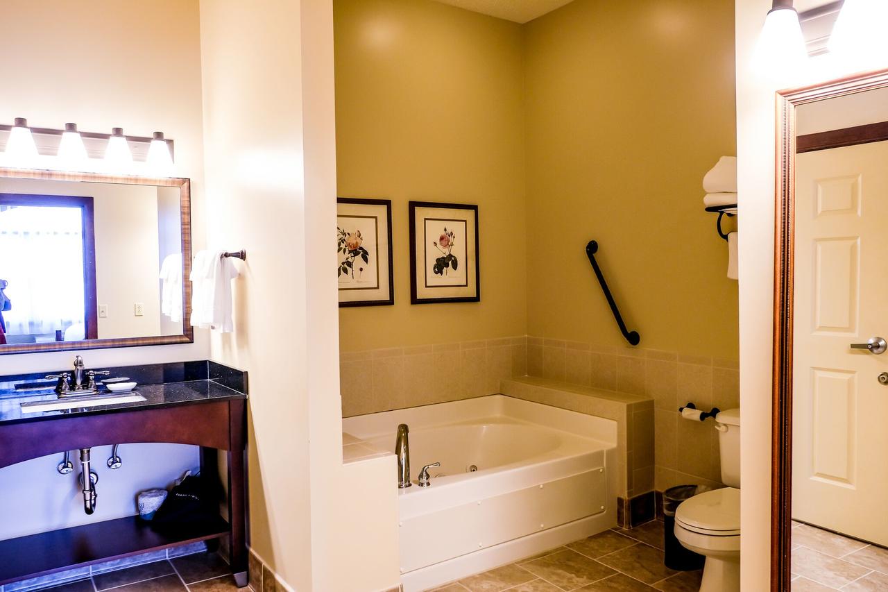Best Western Plus Dutch Haus Inn And Suites - thumb 2