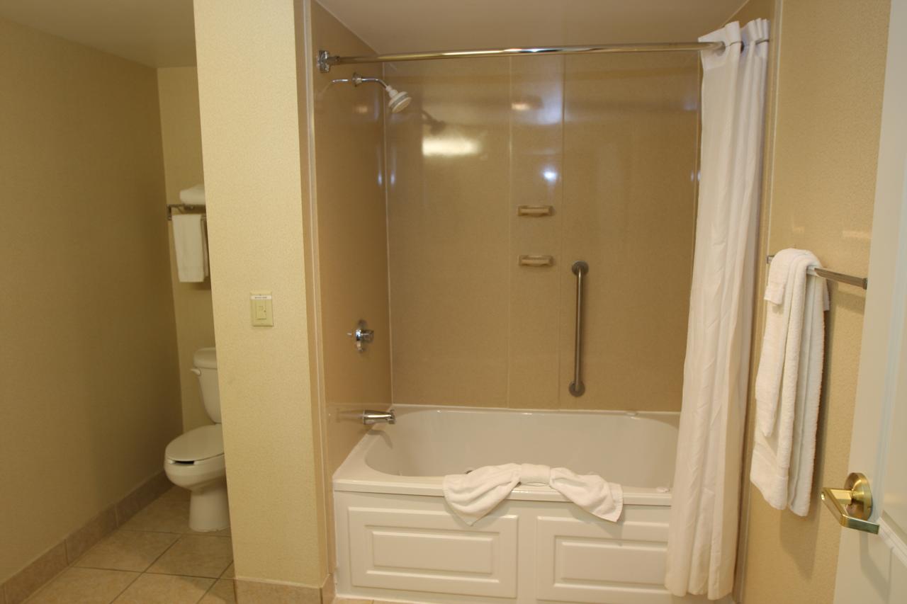 Country Inn & Suites By Radisson, Findlay, OH - thumb 16
