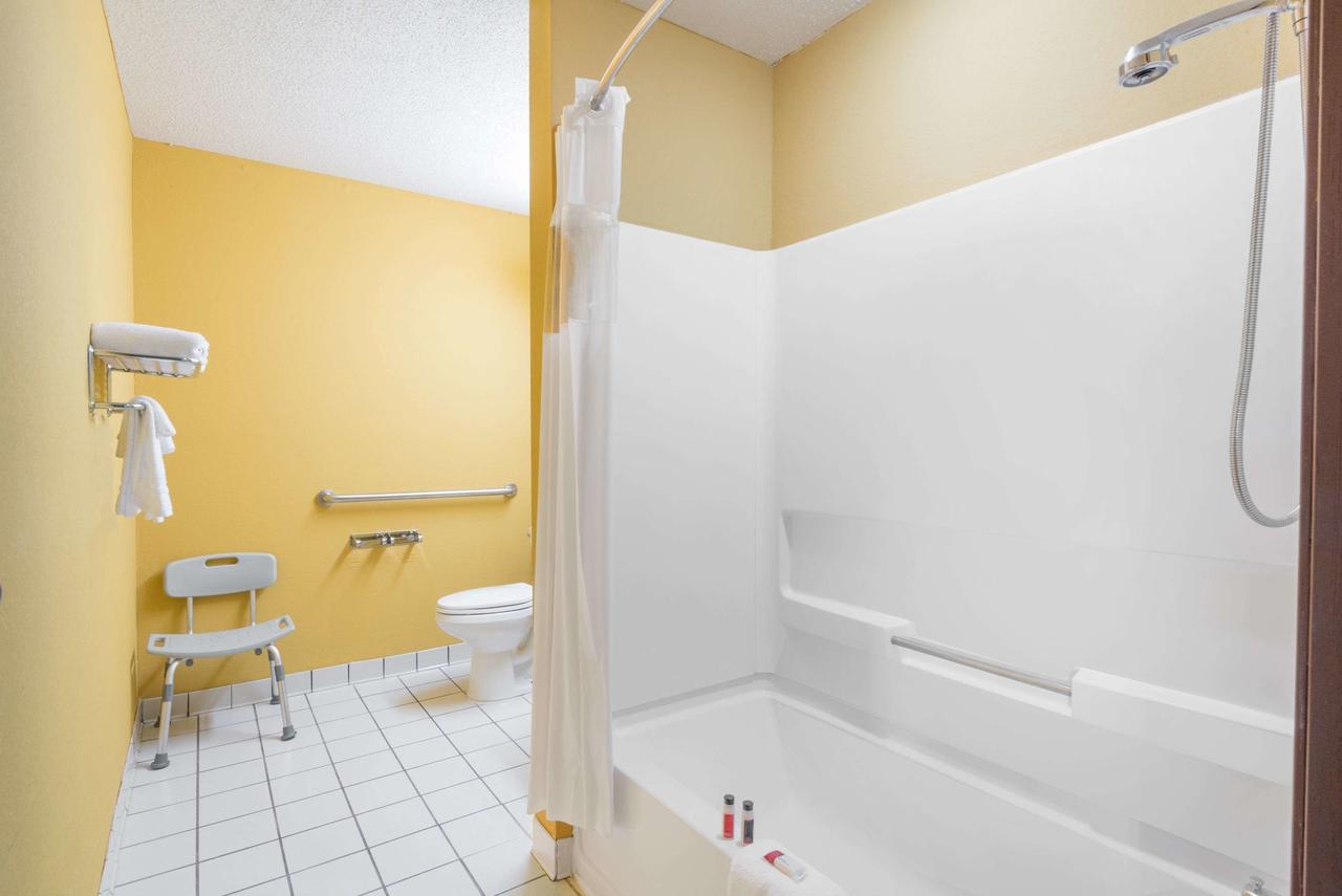 Microtel Inn & Suites By Wyndham Riverside - thumb 22