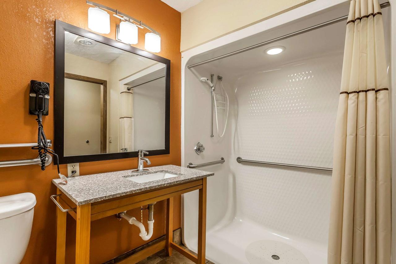 Quality Inn-Wooster - thumb 29