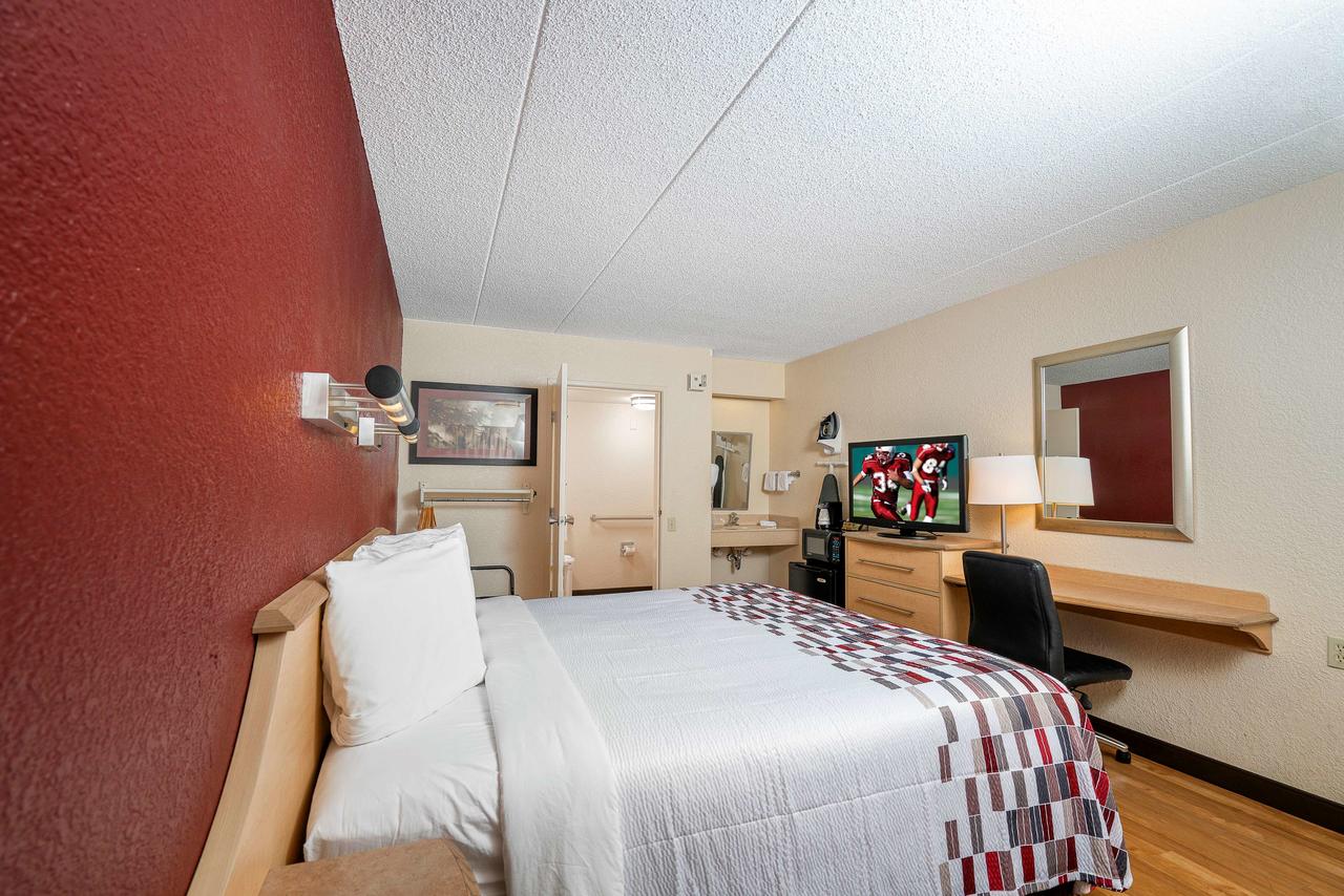 Red Roof Inn Cleveland Airport - Middleburg Heights - thumb 30
