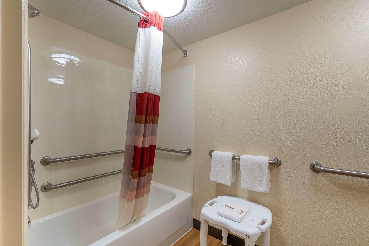 Red Roof Inn Cleveland Airport - Middleburg Heights - thumb 10