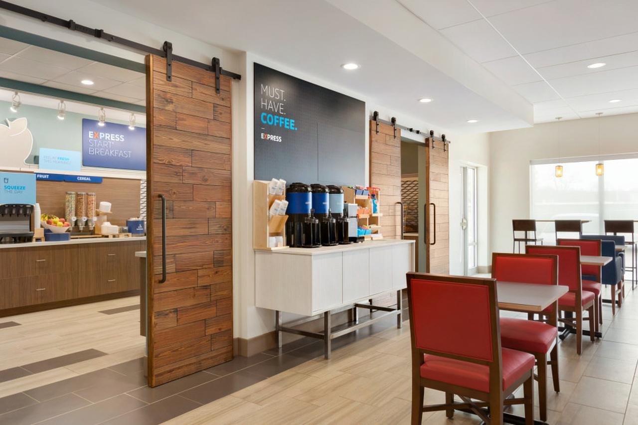 Holiday Inn Express & Suites - Cincinnati NE - Red Bank Road - thumb 13