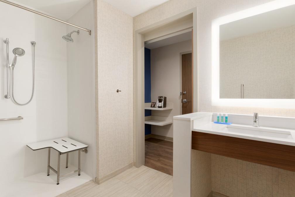 Holiday Inn Express & Suites - Cincinnati NE - Red Bank Road - thumb 8