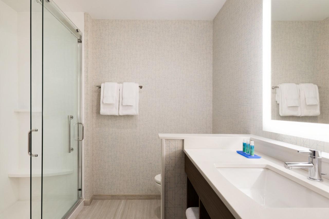 Holiday Inn Express & Suites - Cincinnati NE - Red Bank Road - thumb 10