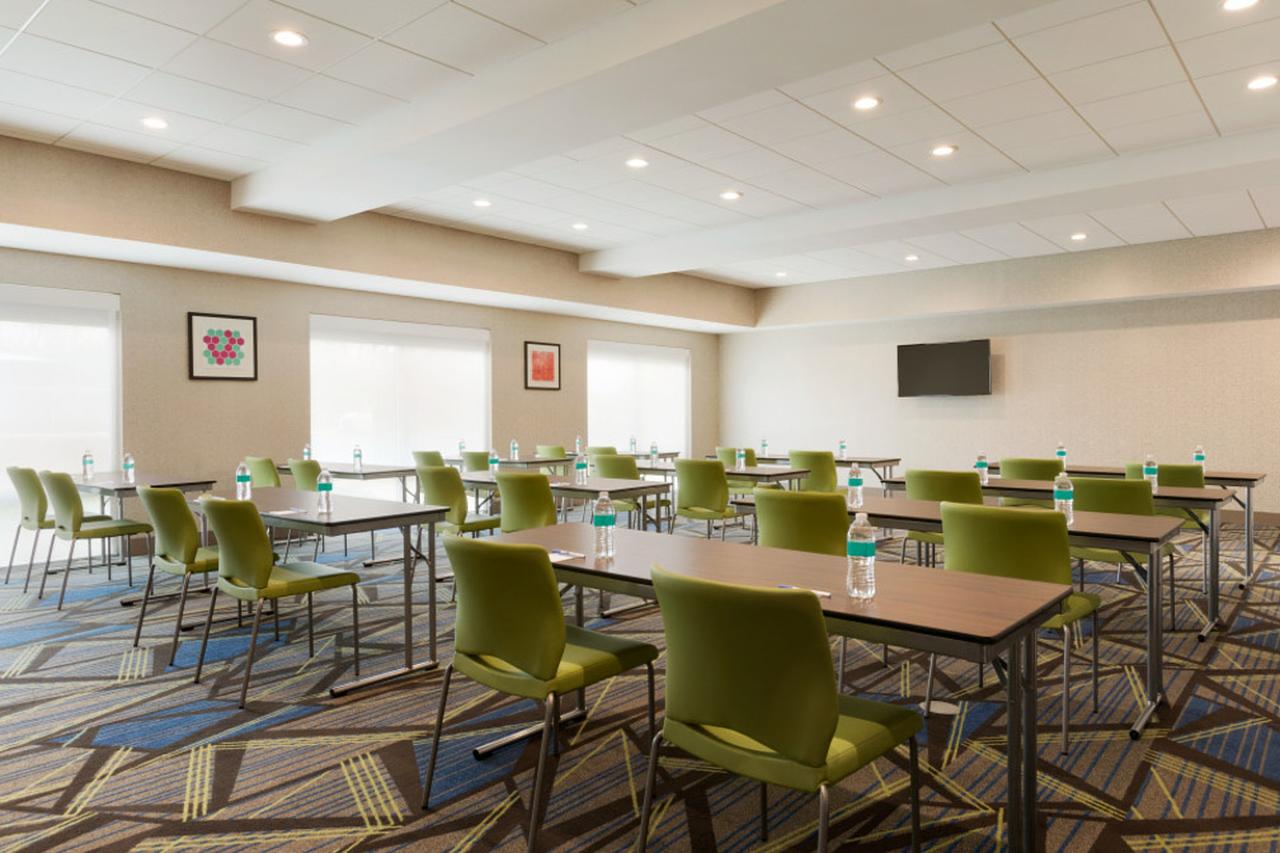 Holiday Inn Express & Suites - Cincinnati NE - Red Bank Road - thumb 16
