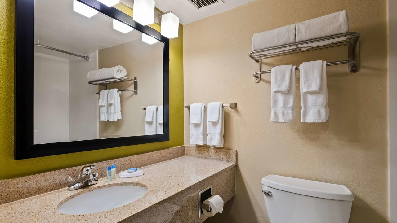Best Western Adena Inn - thumb 29