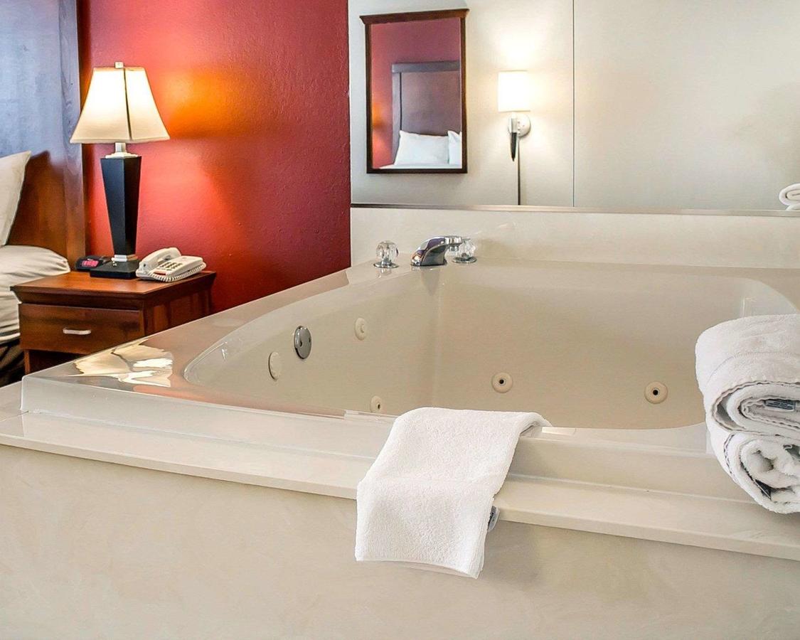 Comfort Inn Lima - thumb 24