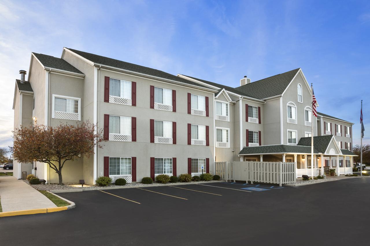 Country Inn & Suites By Radisson, Toledo, OH - thumb 1