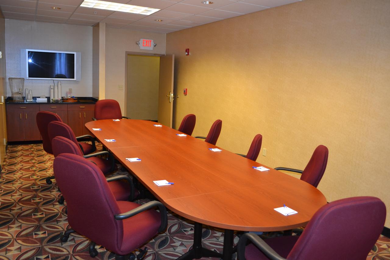 Holiday Inn Express Hotel & Suites Kent State University - thumb 38