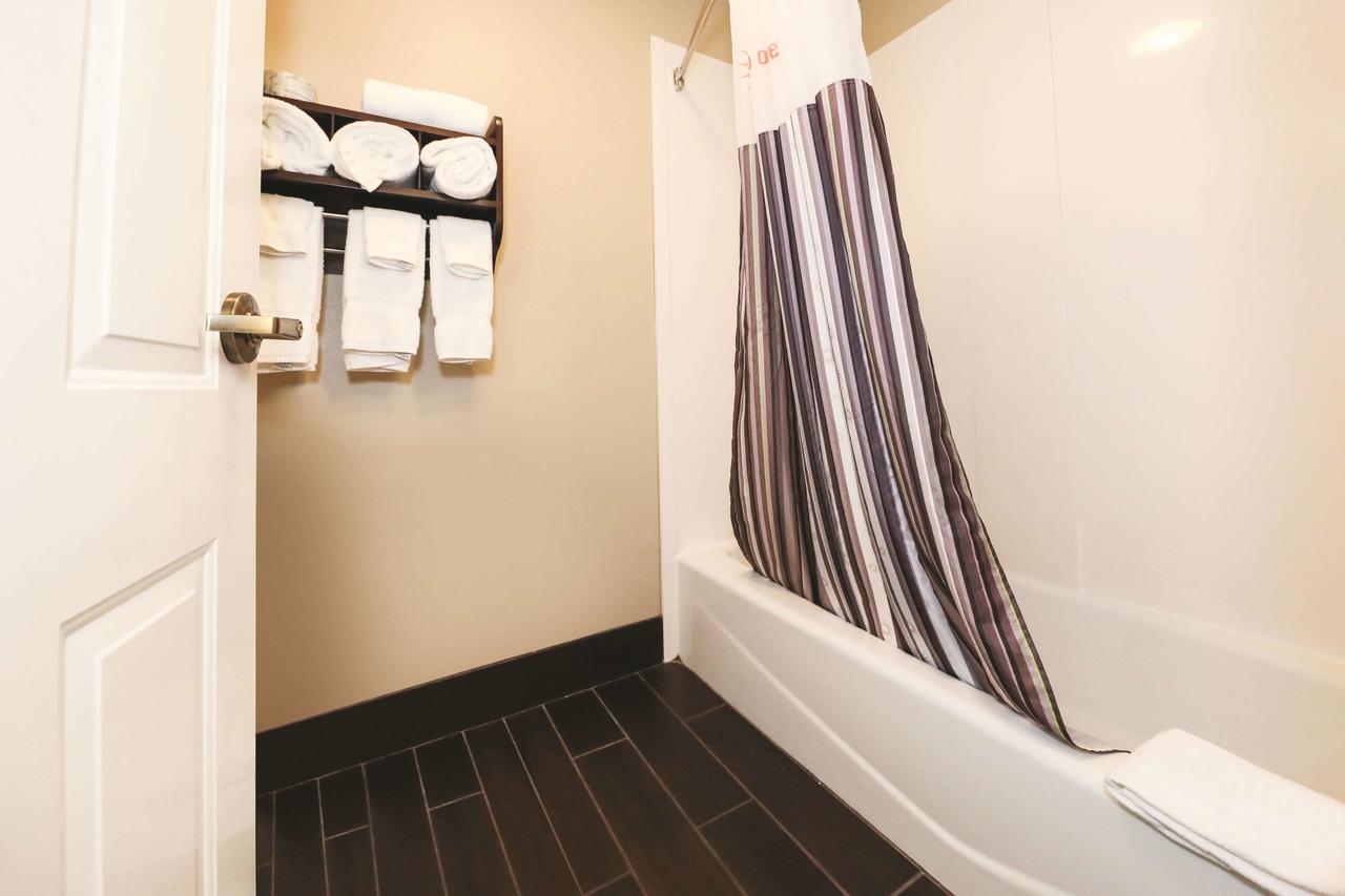 La Quinta Inn By Wyndham Sandusky Near Cedar Point - thumb 29